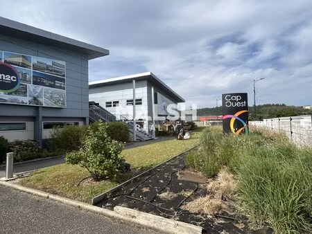 location local professionnel 471m²