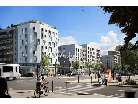 location local commercial 300m² grenoble 38100