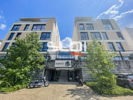 location local professionnel 484m² lyon 4ème