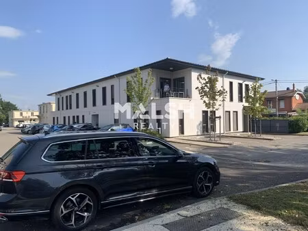 location local professionnel 124m²