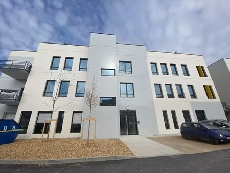 location local professionnel 109m² rillieux la pape 69140