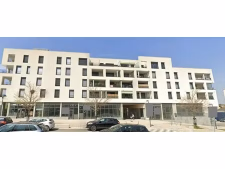 location local professionnel 182m² sathonay camp 69580