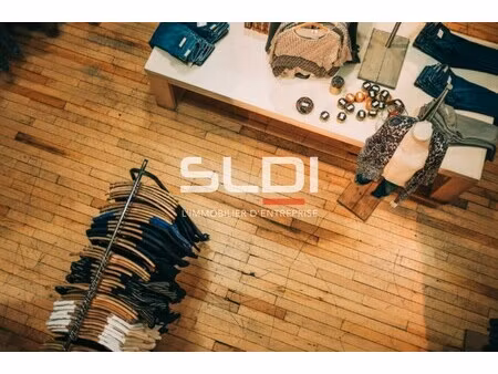 location local commercial 320m² thiers 63300