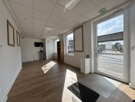 location local professionnel 90m² lyon 4ème