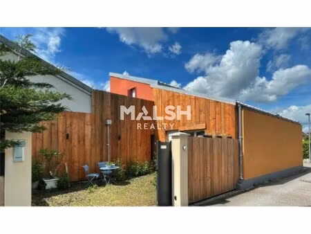 location local professionnel 60m²