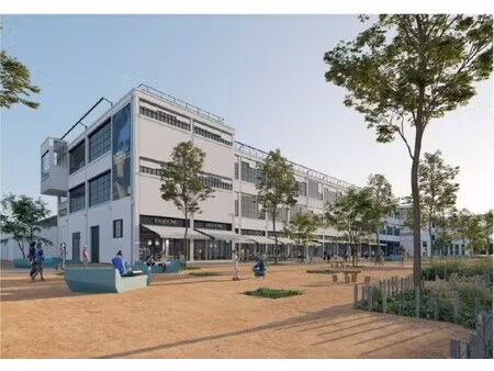 location local professionnel 8 273m²