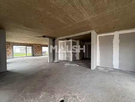 location local commercial 156m²