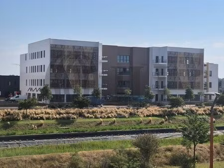 location local professionnel 1 493m² genas 69740