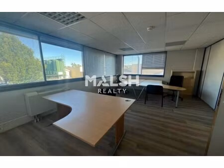 location local professionnel 33m²