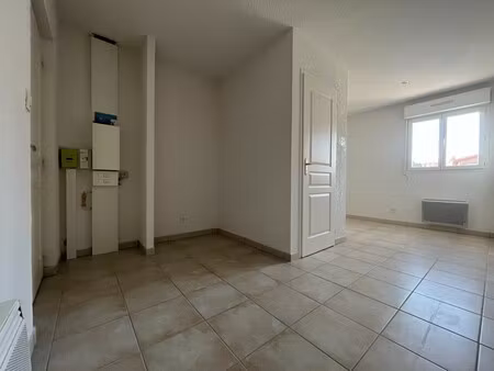 location local professionnel 38m² st donat sur l herbasse 26260