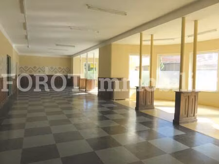 location local commercial 122m² st agreve 07320