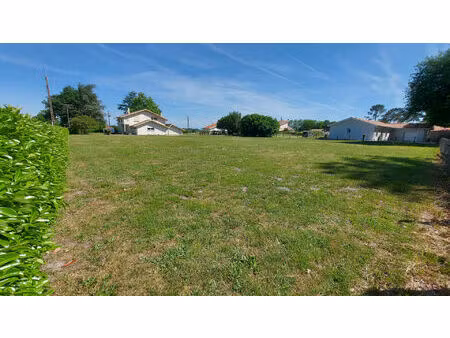 achat terrain 711m²