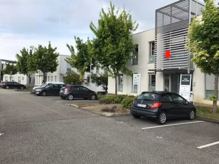 location local professionnel 129m² limas 69400