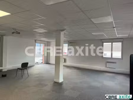 location local professionnel 285m² froges 38190