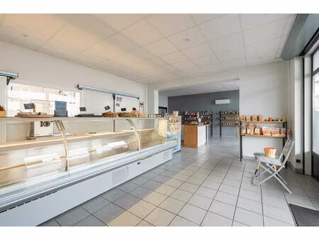 achat local commercial 118m²