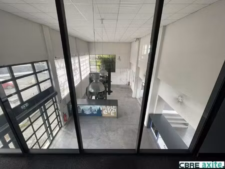 location local commercial 700m² barberaz 73000