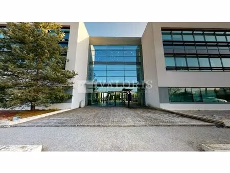 location local professionnel 365m² champagne au mont d or 69410
