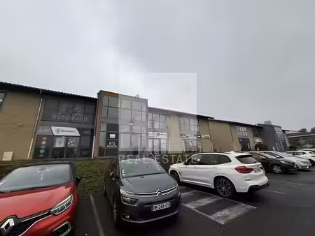 location local professionnel 200m² limas 69400