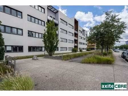 location local professionnel 2 004m² alixan 26300