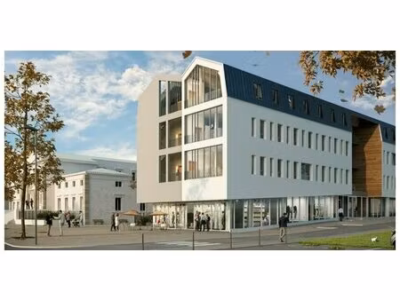 location local commercial 642m² belley 01300