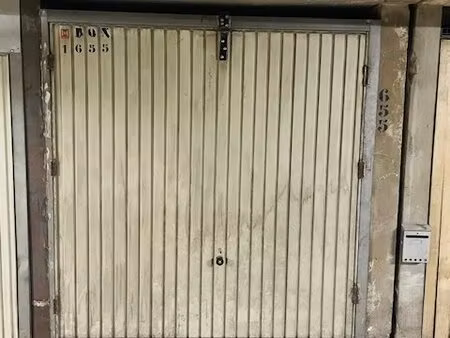 achat parking st laurent du var 06700