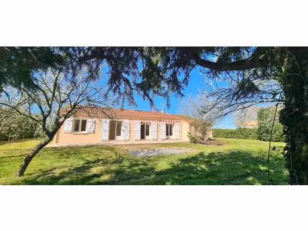 vente maison 5 pièces 109.9 m² à pouille (85570)  156 700 €