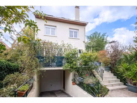 rueil-malmaison - buzenval - maison familiale 7 pieces avec terrasse et jardin