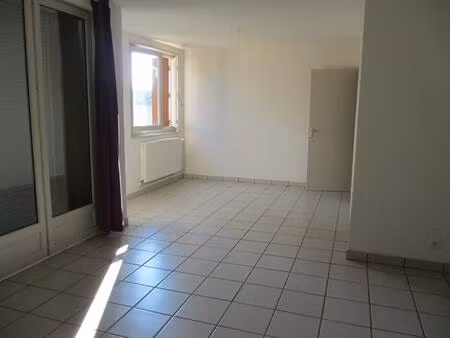 location appartement 57m² bort les orgues 19110