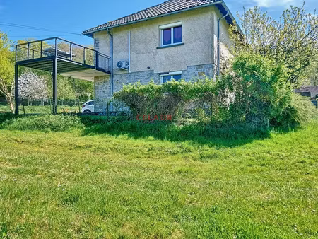 maison avec terrasse et jolie vue