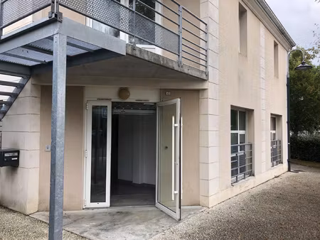 location local commercial 88m² cognac 16100