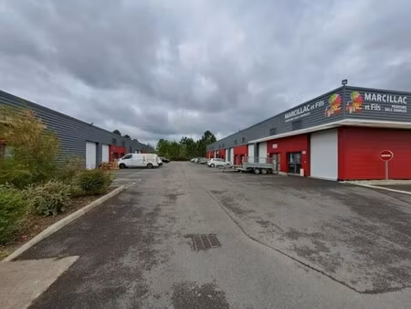 location local commercial 63m² st jean d illac 33127