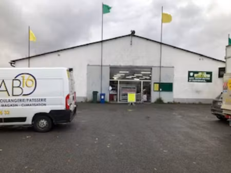 location local commercial