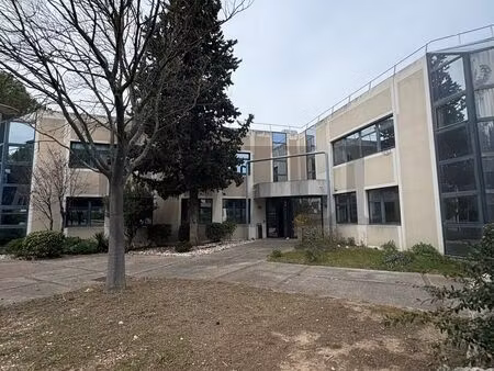 location local professionnel 504m² aix en provence 13100