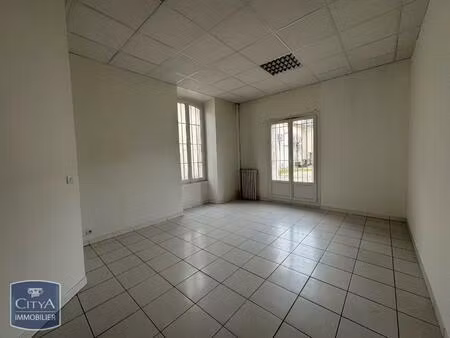 location local professionnel 17m² le pontet 84130
