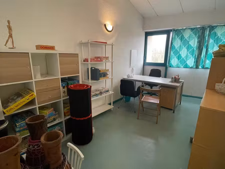 location local professionnel 26m² marignane 13700