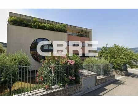 location local professionnel 31m²