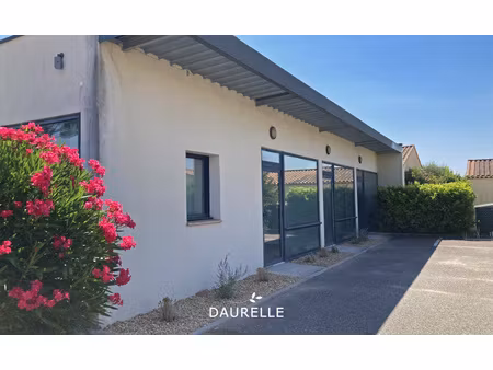 location local professionnel 20m² noves 13550