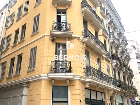 location local commercial 114m² toulon 83000