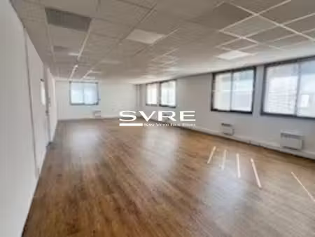 location local professionnel 91m² marseille 13ème