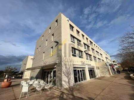 location local professionnel 78m² biot 06410