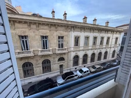 location local professionnel 101m² marseille 2ème