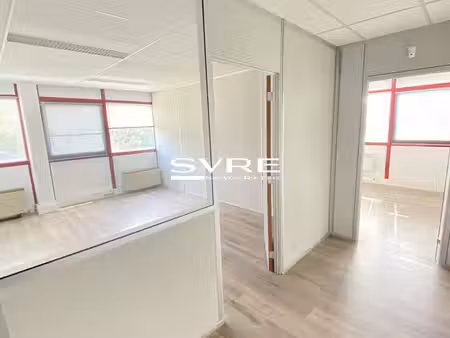 location local professionnel 89m² meyreuil 13590