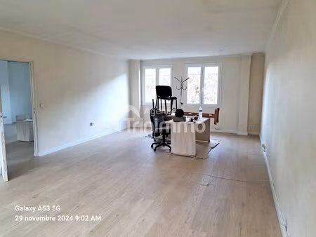 location local commercial 198m² peillon 06440