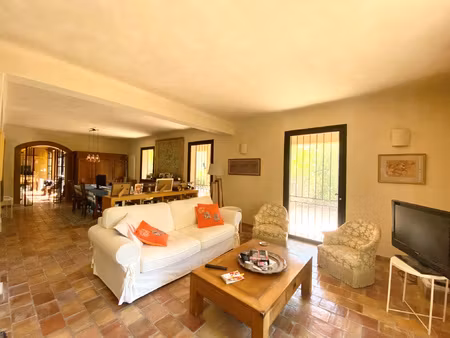 location maison 5 pièces 164m² cassis 13260