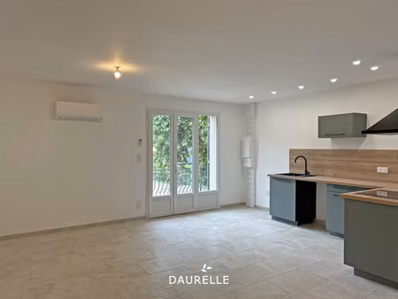 location appartement 3 pièces 54m² chateaurenard 13160