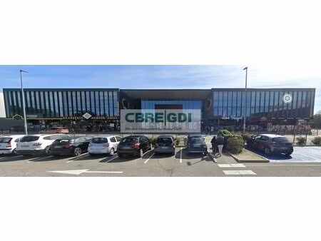 location local commercial 645m² avignon 84000