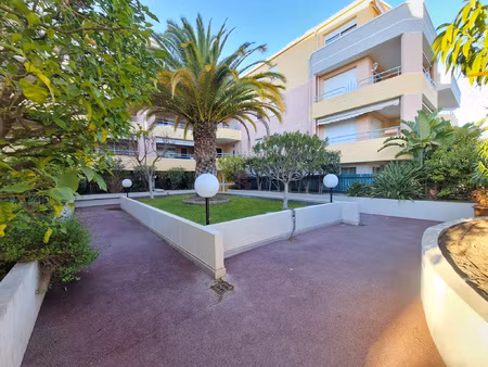 location appartement 3 pièces 66m² vence 06140