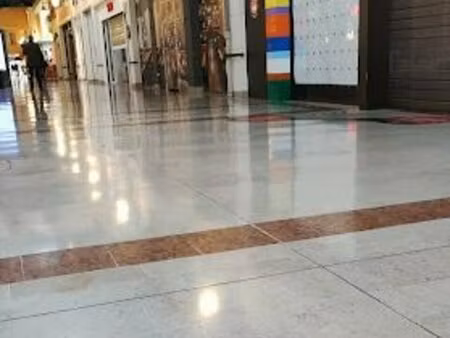 location local commercial 236m² montfavet 84140