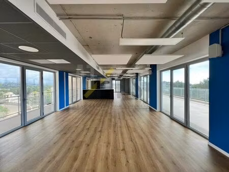 location local professionnel 229m² biot 06410