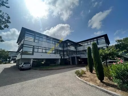 location local professionnel 249m² biot 06410